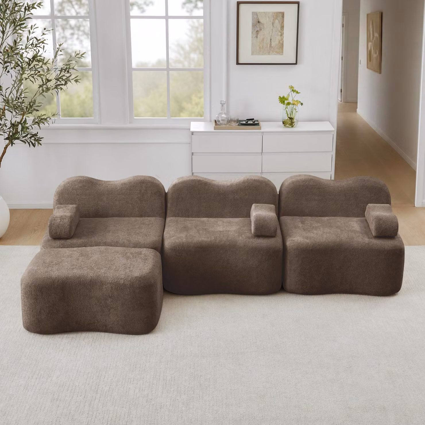 Divano angolare a tre posti, modello "Boneless", con poggiapiedi, imbottitura in schiuma 32D, design a onde, cuscini per braccioli removibili (marrone)