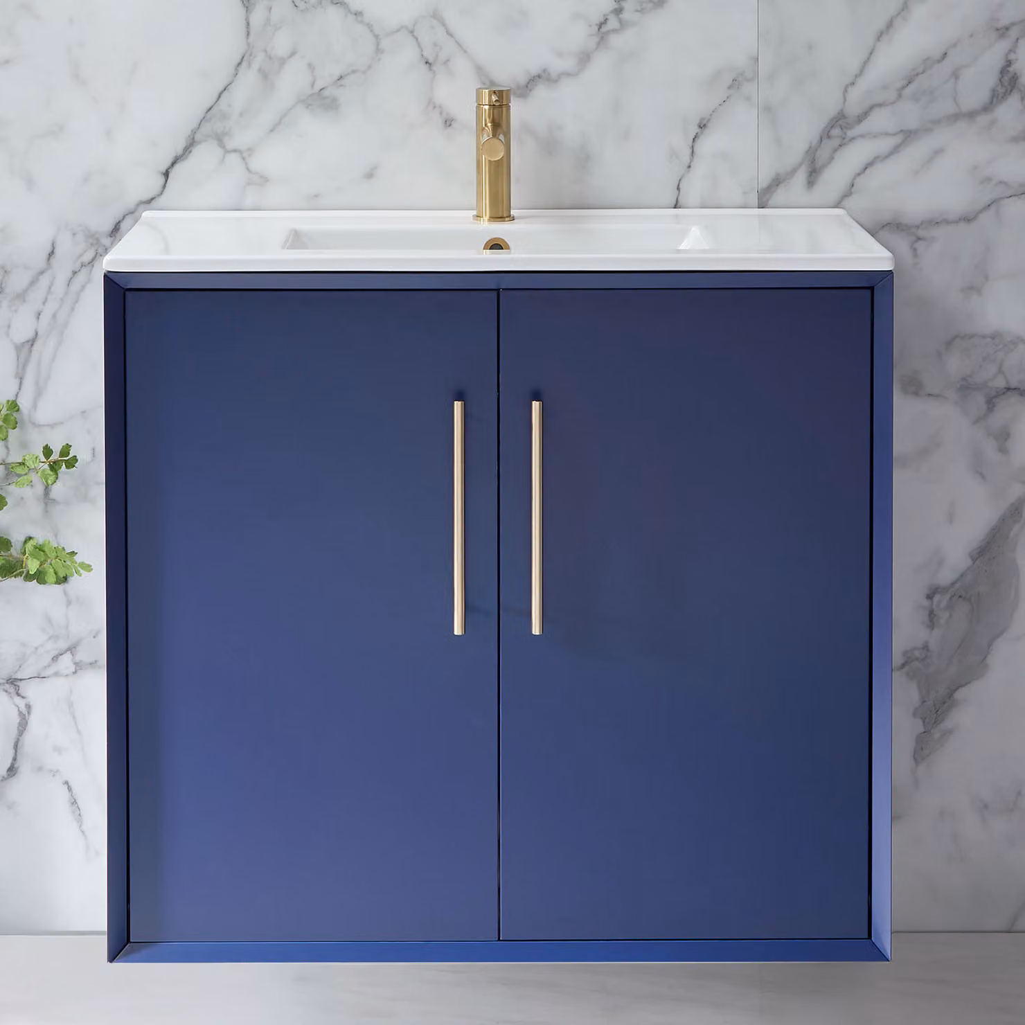 Mobile Bagno Sospeso Blu Marino 810mm con Lavabo e Maniglie con Barra a T in Oro Satinato - Edge
