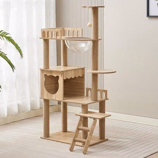 Azomor: moderno tiragraffi in legno con piattaforma di osservazione e area giochi per gatti