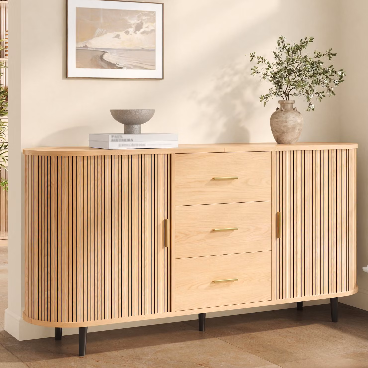 Mobile contenitore Merax con 3 cassetti e ante scorrevoli, realizzato in MDF con motivo a listelli, mobiletto per il soggiorno con maniglie in metallo e gambe in tubi di ferro, finitura naturale