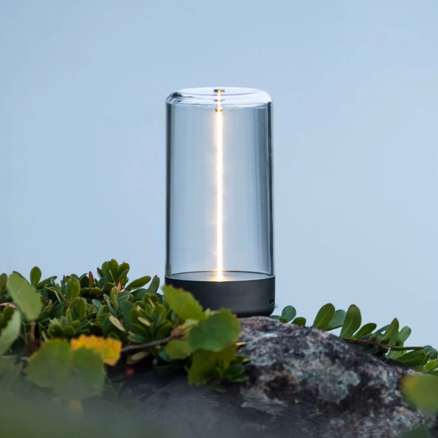 Konstsmide Lampada da tavolo LED ricaricabile Edison, altezza 15 cm, grigio/trasparente, dimmerabile, Chiaro / Trasparente, Soggiorno / Sala da pranzo, Plastica, Moderno