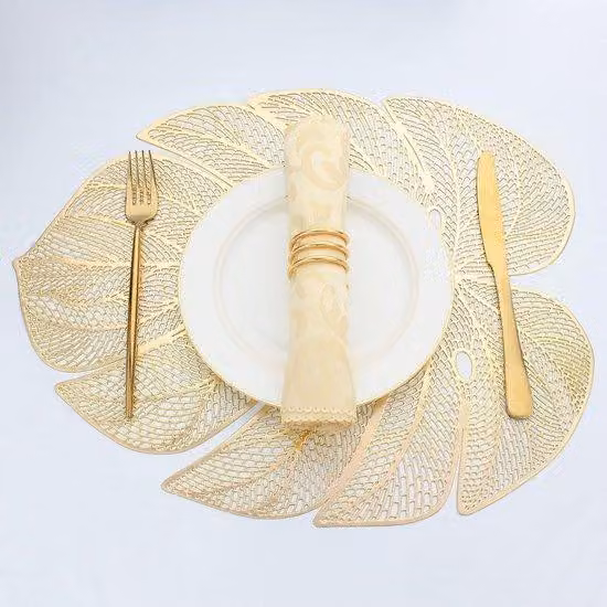 Sei tovagliette rettangolari in vinile dorato, ideali per la tavola da pranzo, lavabili e decorative