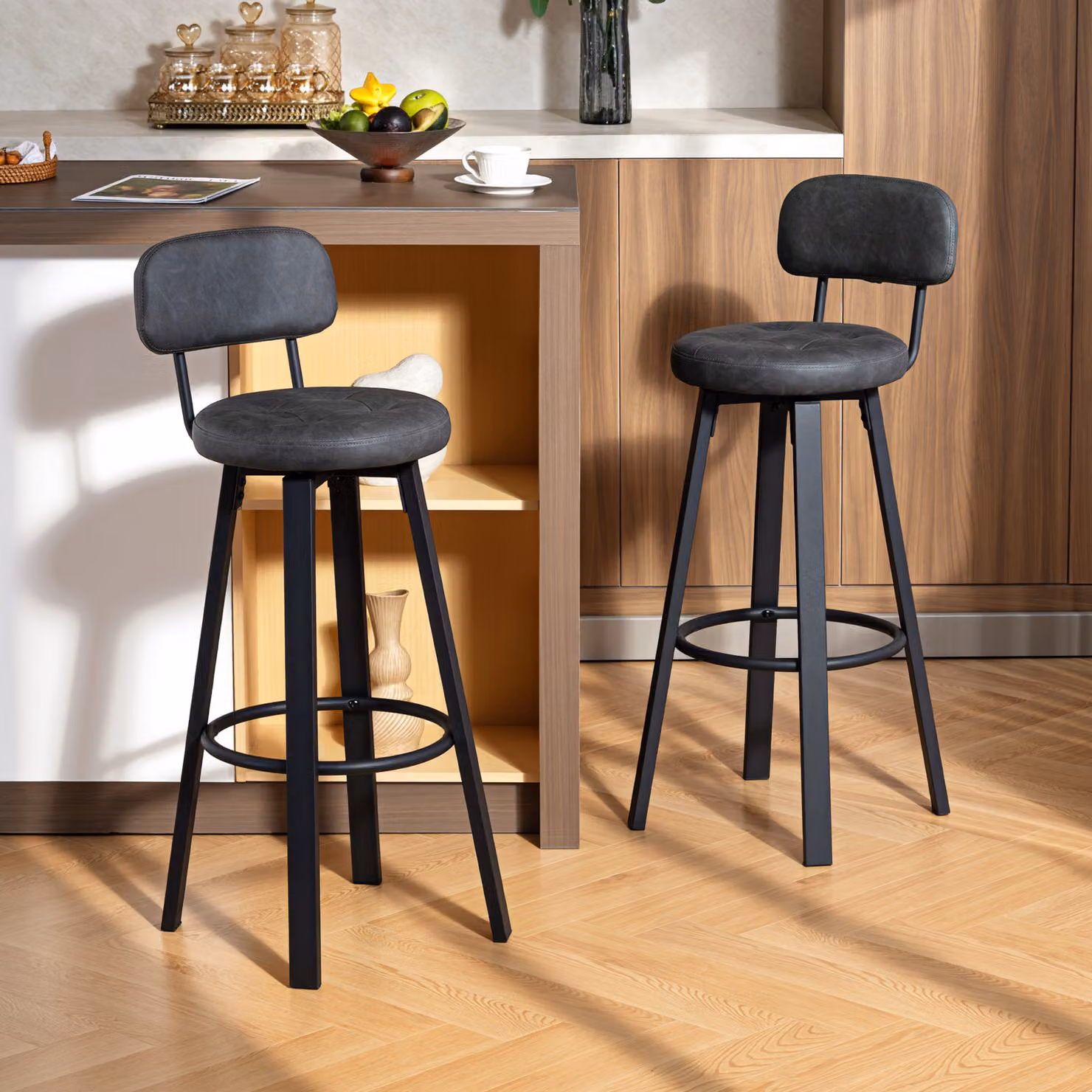 Set di 2 sgabelli alti da cucina HOMCOM girevoli con schienale e poggiapiedi in similpelle grigio scuro e struttura in metallo – 2
