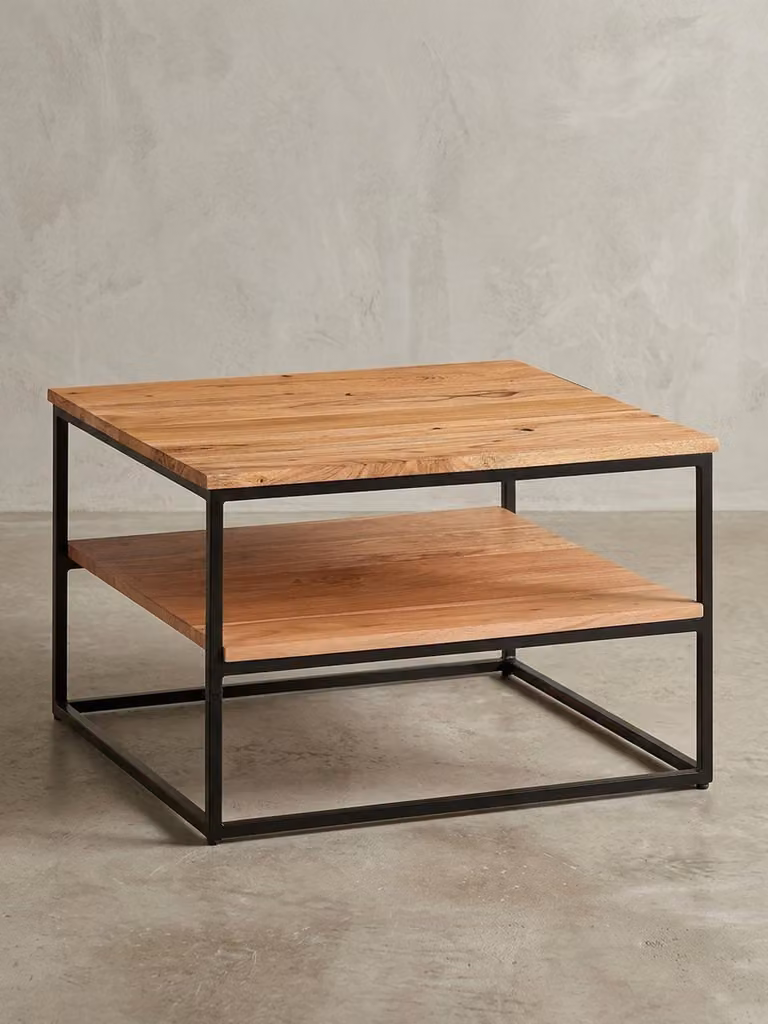 Tavolino industriale in legno di acacia e gambe in metallo, design salvaspazio, realizzato a mano, 2 ripiani. 60x60x41 cm | Kadima Design