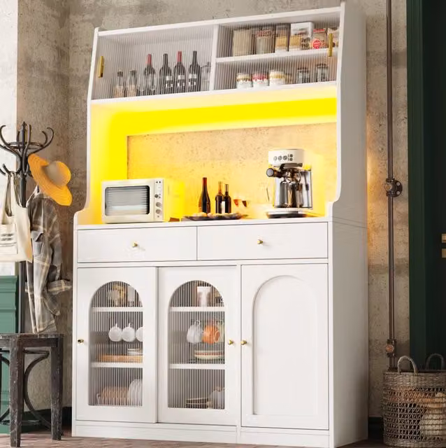 Credenza alta 120x40x180 cm con LED da app; ripiani regolabili e cassetti in MDF e PB bianco