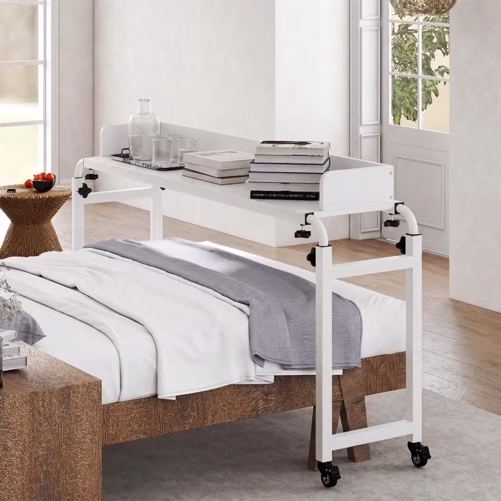 Scrivania mobile sopra il letto con altezza regolabile e ruote, telaio in metallo e piano in MDF bianco – 2