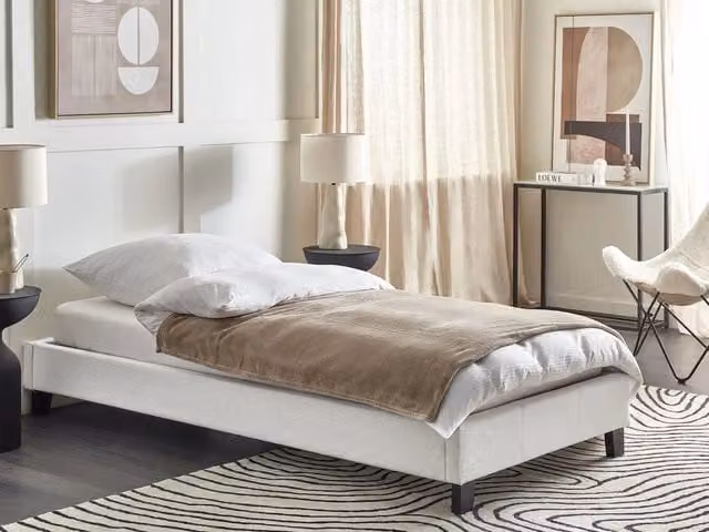 Letto singolo Beliani in tessuto grigio con rete a doghe in legno senza testiera L/P: 90 x 200 cm – 1