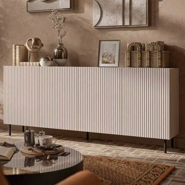 Credenza Corana DMORA, Madia da salotto moderna con quattro ante battenti e cassetti soft-close, Beige e Nero, L 200 cm x P 42 cm x H 82 cm – 1