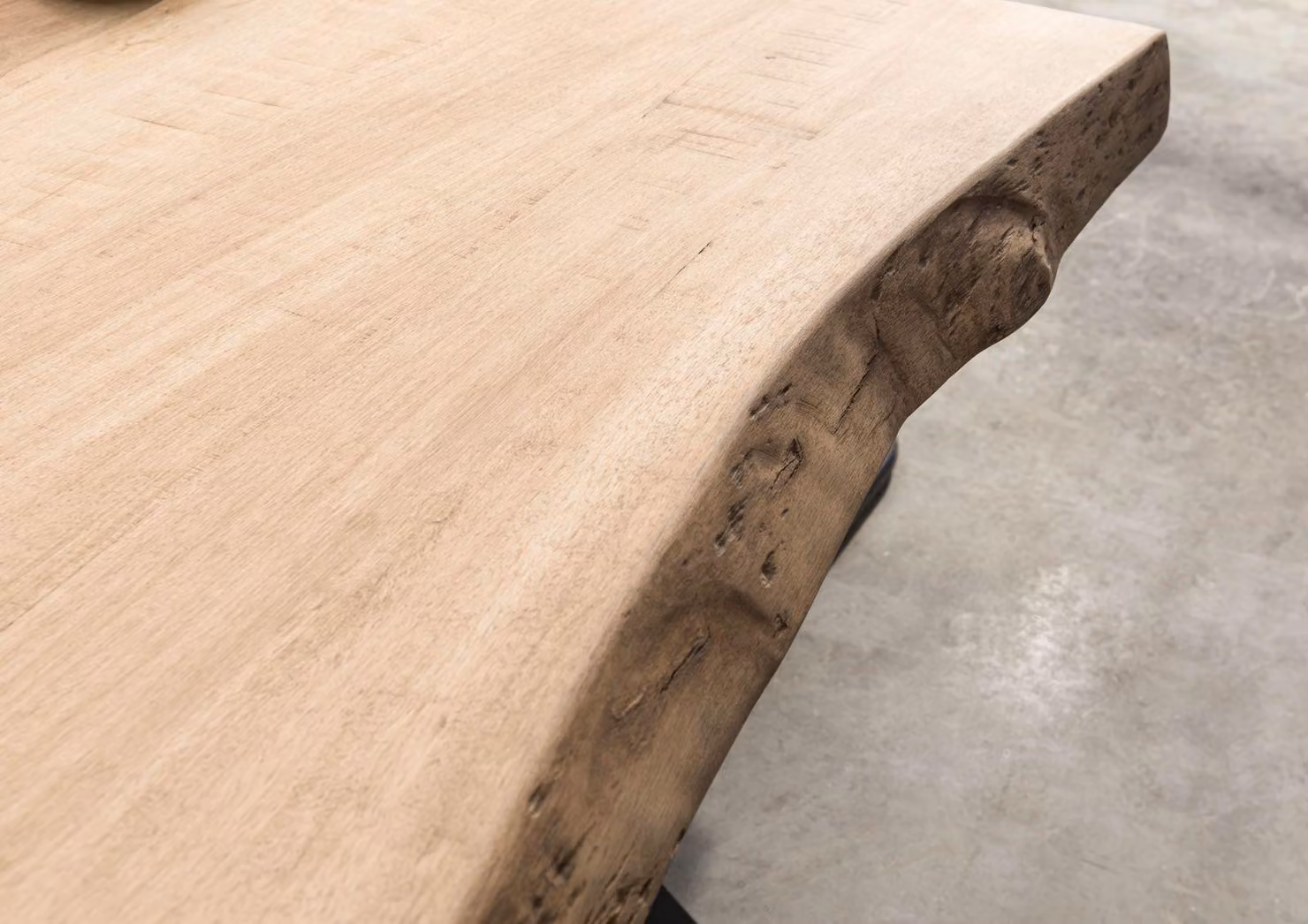 MASSIVMOEBEL24 | Tavolo da pranzo in legno di mango - laccato beige / gambe mikado antracite matt 180x90x79
