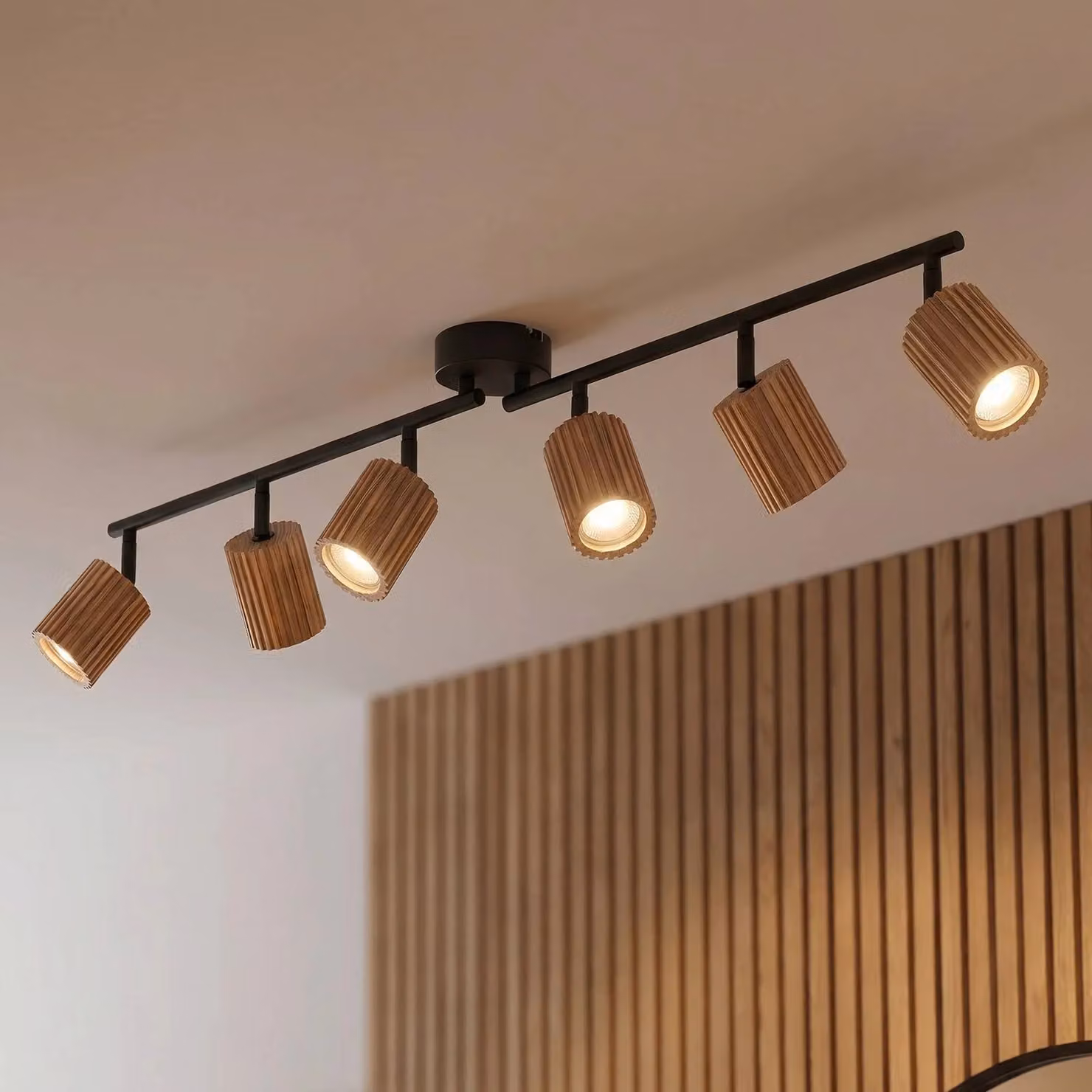 Faretto da soffitto Lindby Stralino, a 6 luci, lunghezza 102 cm, in legno Stralino Lindby, dimmerabile, Legno chiaro, Corridoio, Legno, Moderno, Faretto