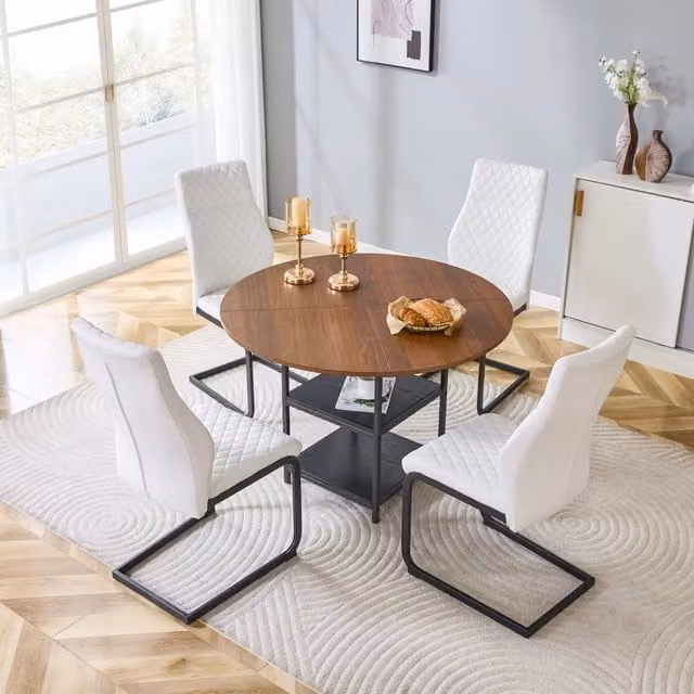 Set da pranzo MIVRAY per 4 persone con tavolo rotondo in MDF noce e metallo e sedie in PU bianche, L: 120 cm, H: 107 cm