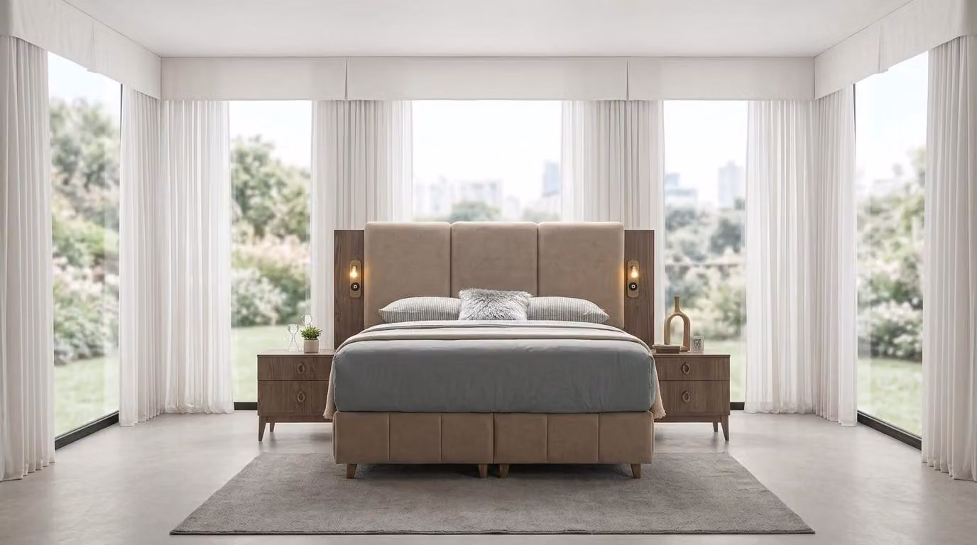 Set per camera da letto: letto, testiera, 2 comodini, design moderno, colore marrone, confortevole
