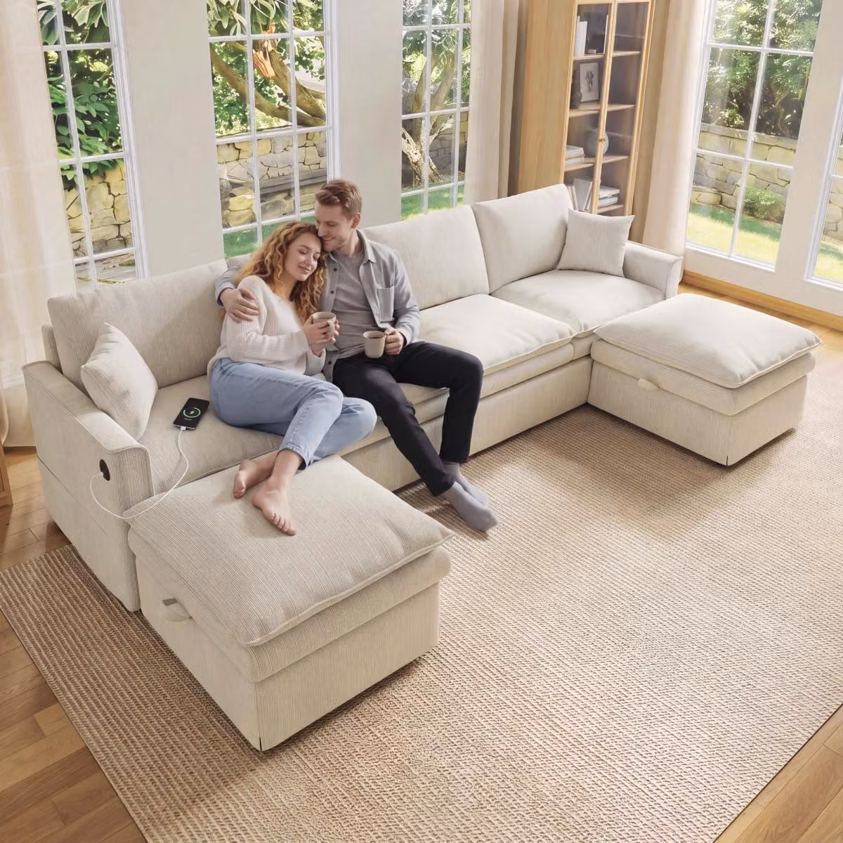 Divano angolare a forma di "U", modulare, con 6 posti, dotato di 2 poggiapiedi, spazio contenitivo e prese USB, dimensioni 277x135x80 cm, color beige