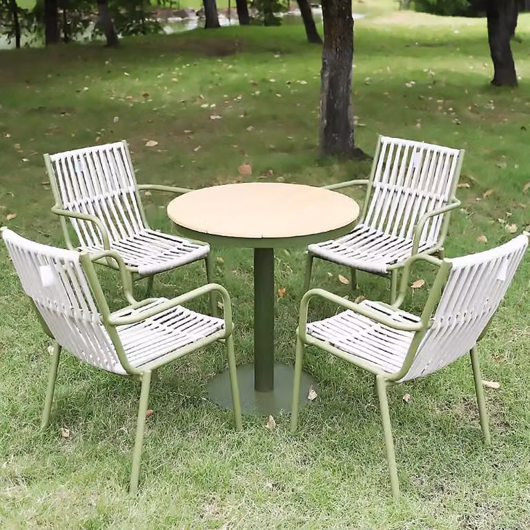 Set da pranzo per esterni Set di mobili da giardino Set da tavolo da giardino 1 tavolo 4 sedie Set di mobili da giardino resistenti alle intemperie Verde
