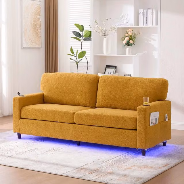 Divano 2 posti ¨C Minimal ¨C Giallo senf, struttura legno metallo, imbottito schiuma comfort, con USB-C LED portabibite tasche laterali