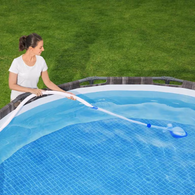 Aspiratore Automatico Bestway Flowclear AquaSweeper per Piscine Fuori Terra, Blu e Bianco