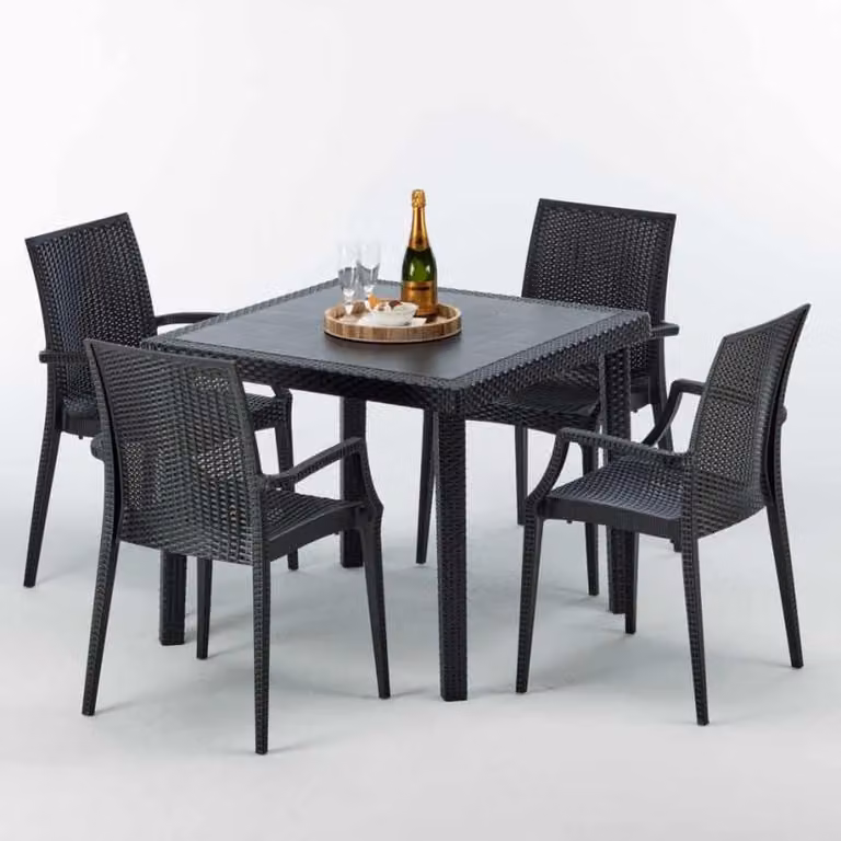 Tavolo quadrato nero e 4 sedie in polipropilene colorato Set di bastoni per esterni Grand Soleil Arm Bistrot Passion - Nero