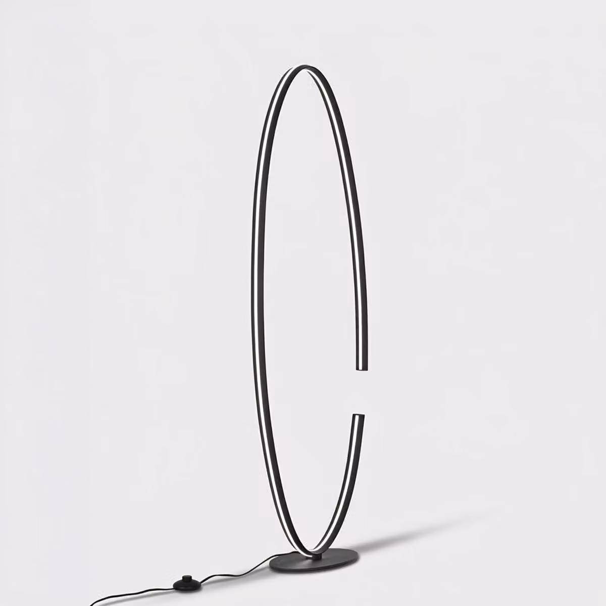Lampada da terra LED CLARKE con elegante struttura in alluminio nero, temperatura di colore 4000K (luce naturale)