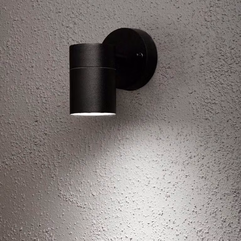 Applique Konstsmide Modena in alluminio laccato nero con vetro trasparente