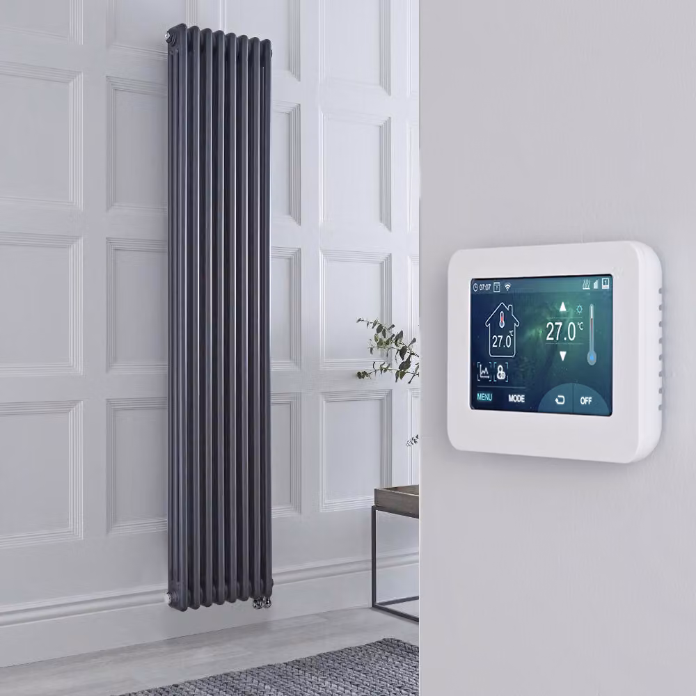 Radiatore Elettrico Verticale Triplo Tradizionale HudsonReed, Colore Antracite, H: 180 cm, L: 38 cm, Potenza 1500W con Termostato Wifi Touchscreen e Controllo App