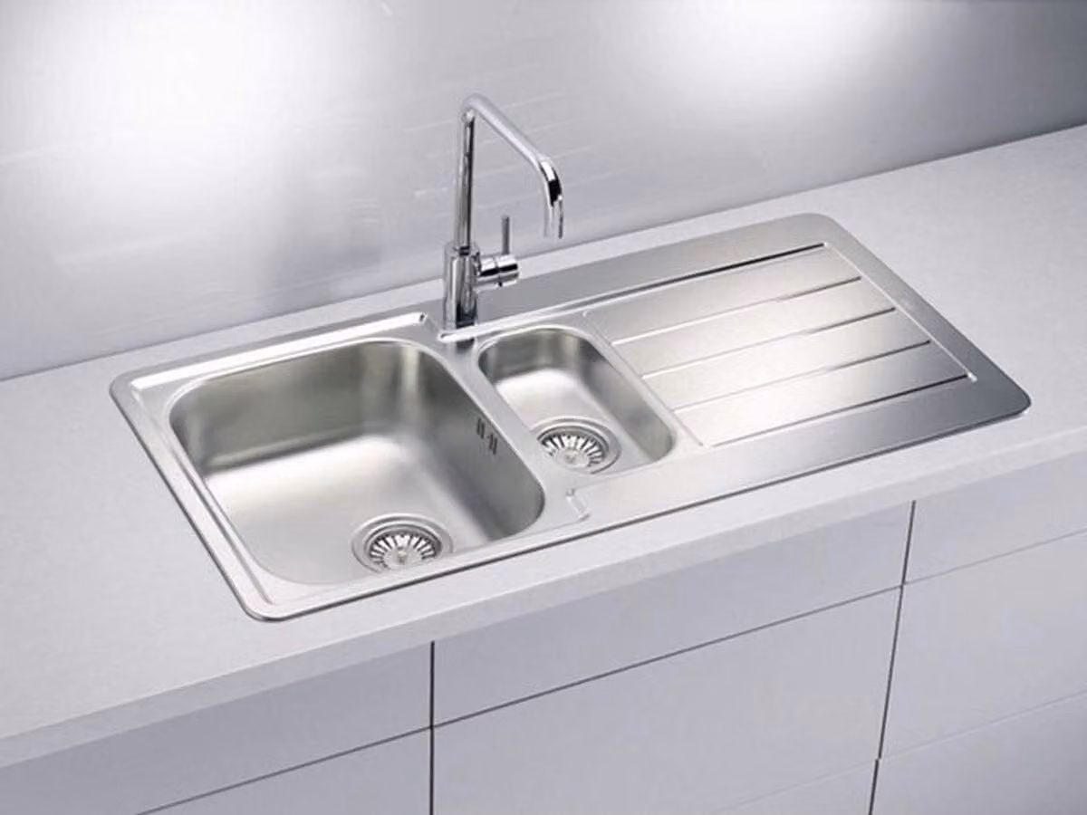 VBChome Lavello da incasso con foro rubinetto 980 x 500 mm Lavello da cucina in acciaio inox a destra Struttura in lino Camping Gocciolatoio 1,5 vasche Set di scarico