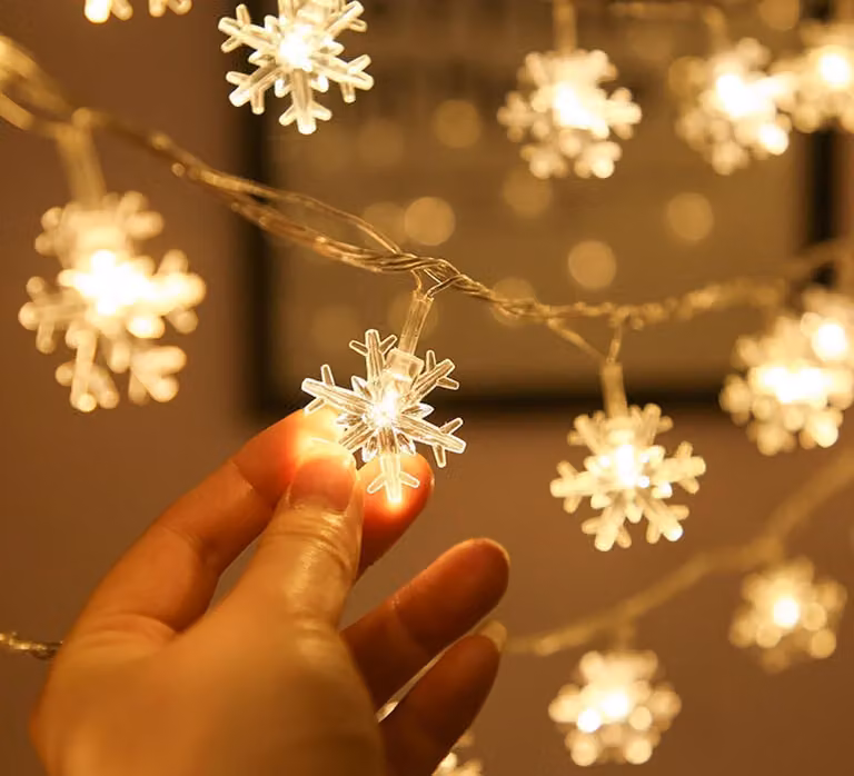 Catena luminosa a forma di fiocchi di neve, 6 metri, 40 LED, luce bianca calda, alimentazione USB, impermeabile