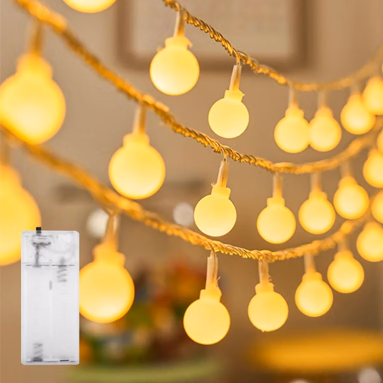 Catena luminosa a LED, con 10 sfere bianche calde, diametro 2,4 cm, lunghezza 1,5 metri, alimentata a batteria