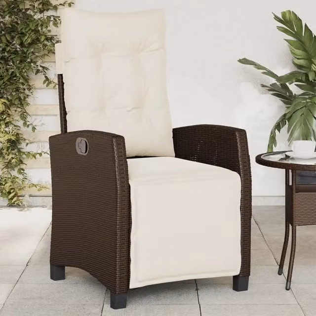 Sedia Reclinabile da Giardino vidaXL in Polyrattan Marrone e Bianco con Poggiapiedi e Riposogalatelli Regolabile