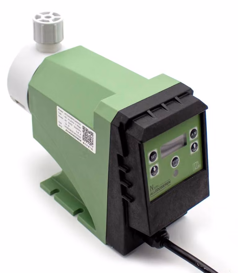 Pompe a membrana 220V, attacco G1/2'', portata 3,6 litri/ora, pressione 7,8 bar, resistenti agli acidi