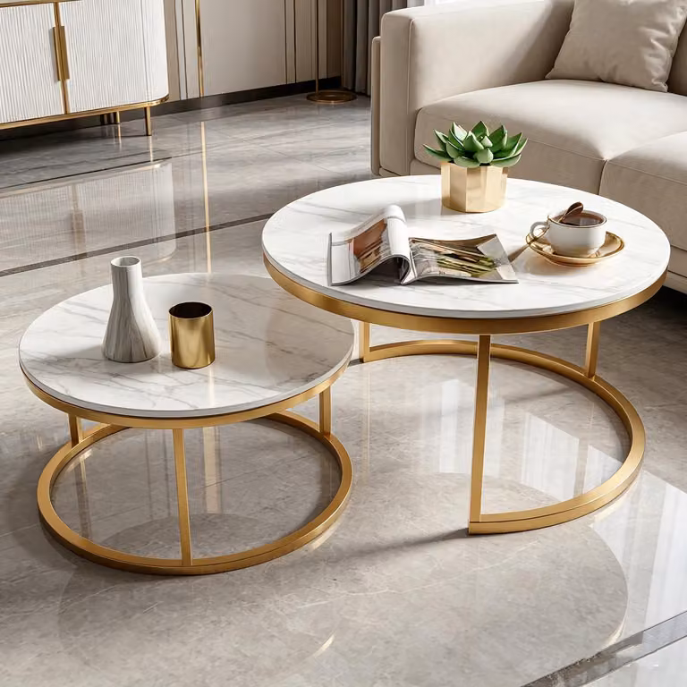 INONEFT, set da 2 tavolini da caffè rotondi, design moderno, ideali per il soggiorno, con piano effetto marmo e struttura in metallo, bianco e oro, dimensioni 80 cm e 60 cm