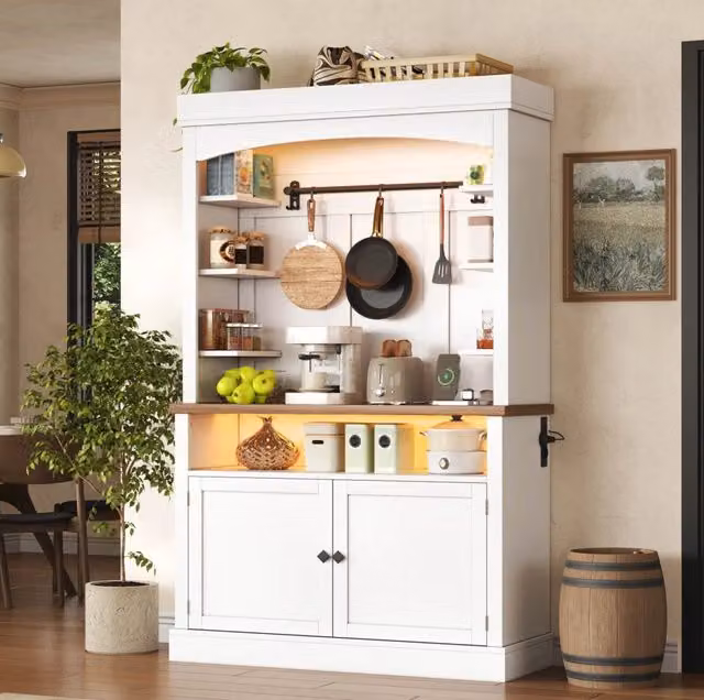 Mobile alto con LED RGB; prese e USB; ripiani e ante; MDF bianco; 106 x 43 x 183 cm