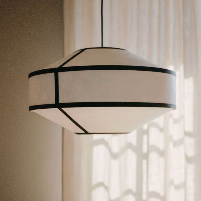 New Works Lampada a sospensione Kite, dimmerabile, Bianco / Opale, Soggiorno / Sala da pranzo, Metallo, Design, Lampada a sospensione