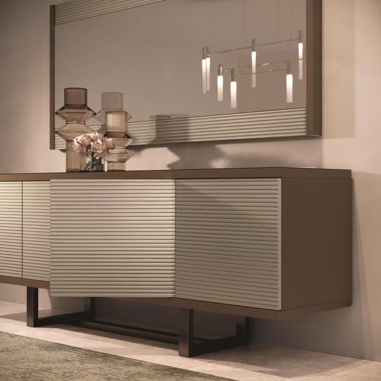 Credenza in legno: per un'eleganza sobria e uno spazio funzionale dove riporre gli oggetti.
