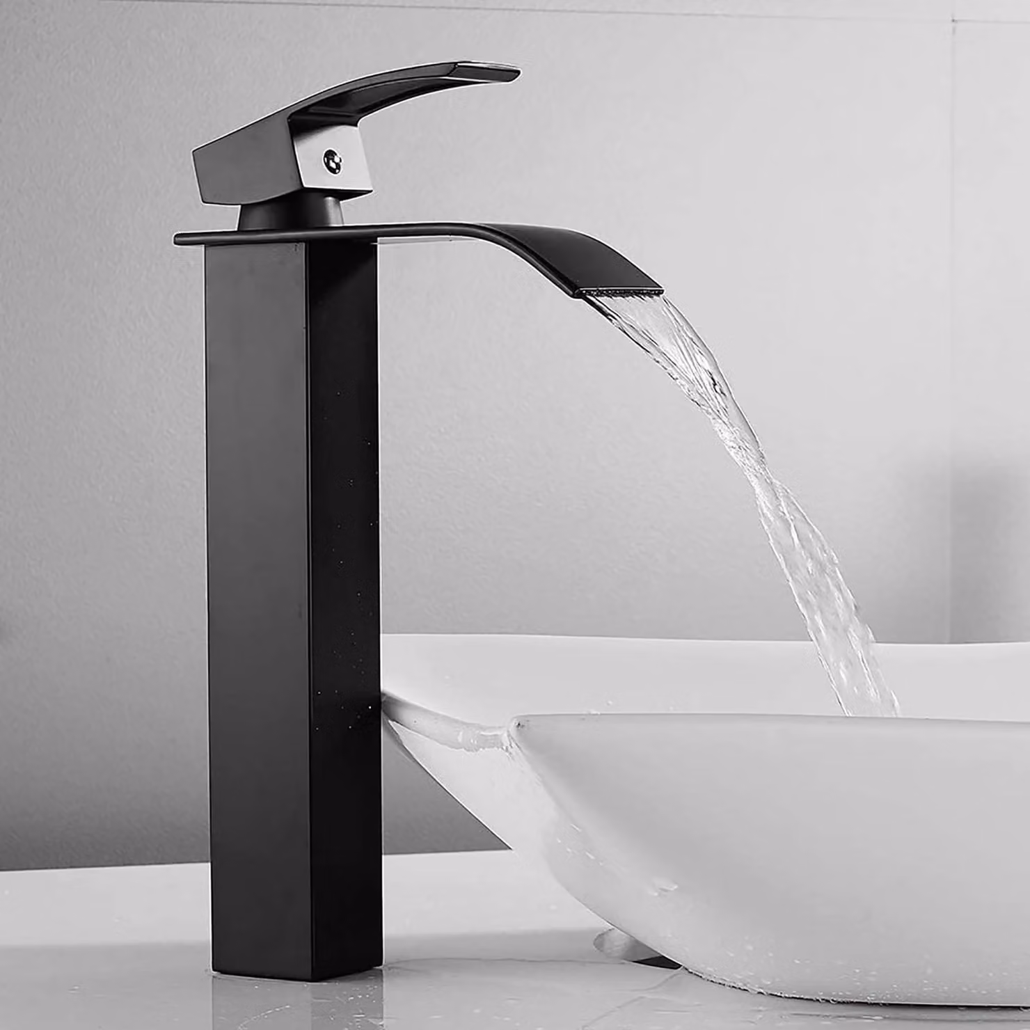 Doccia a cascata con altezza di 185 mm