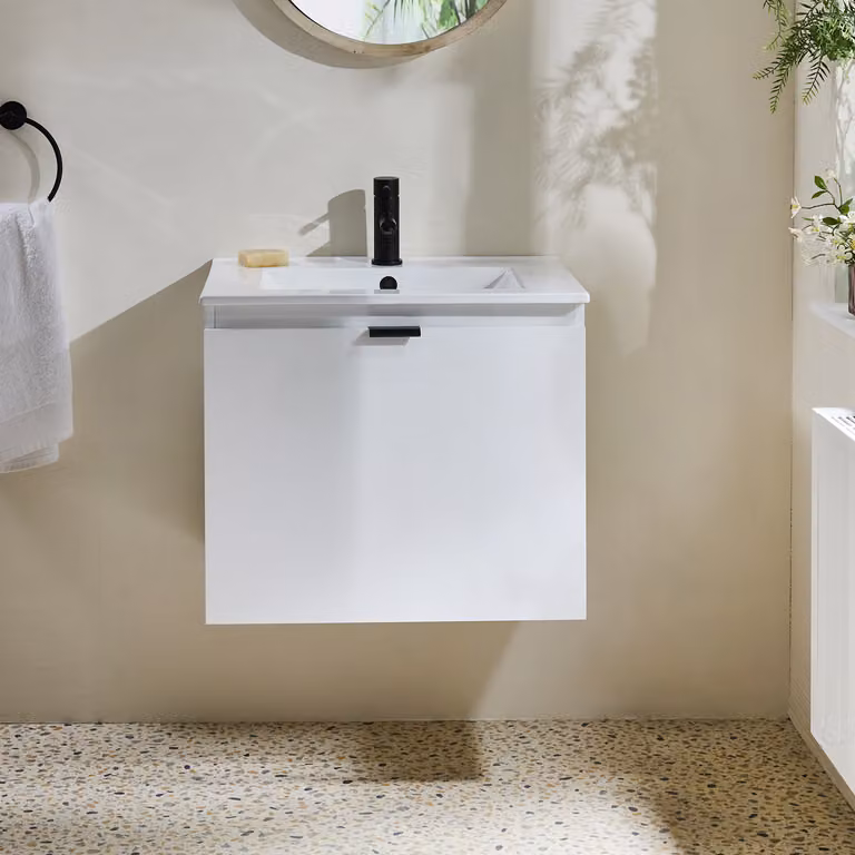 Mobile Bagno Bianco Sospeso da 600mm con Lavabo e Maniglia Nere con Impugnatura a Dito - Cluo
