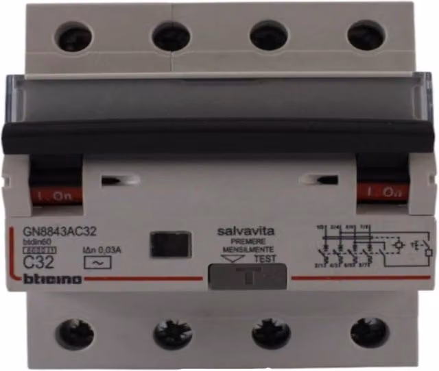 Interruttore magnetotermico differenziale salvavita 4P 32A 30mA classe AC 6kA Bticino