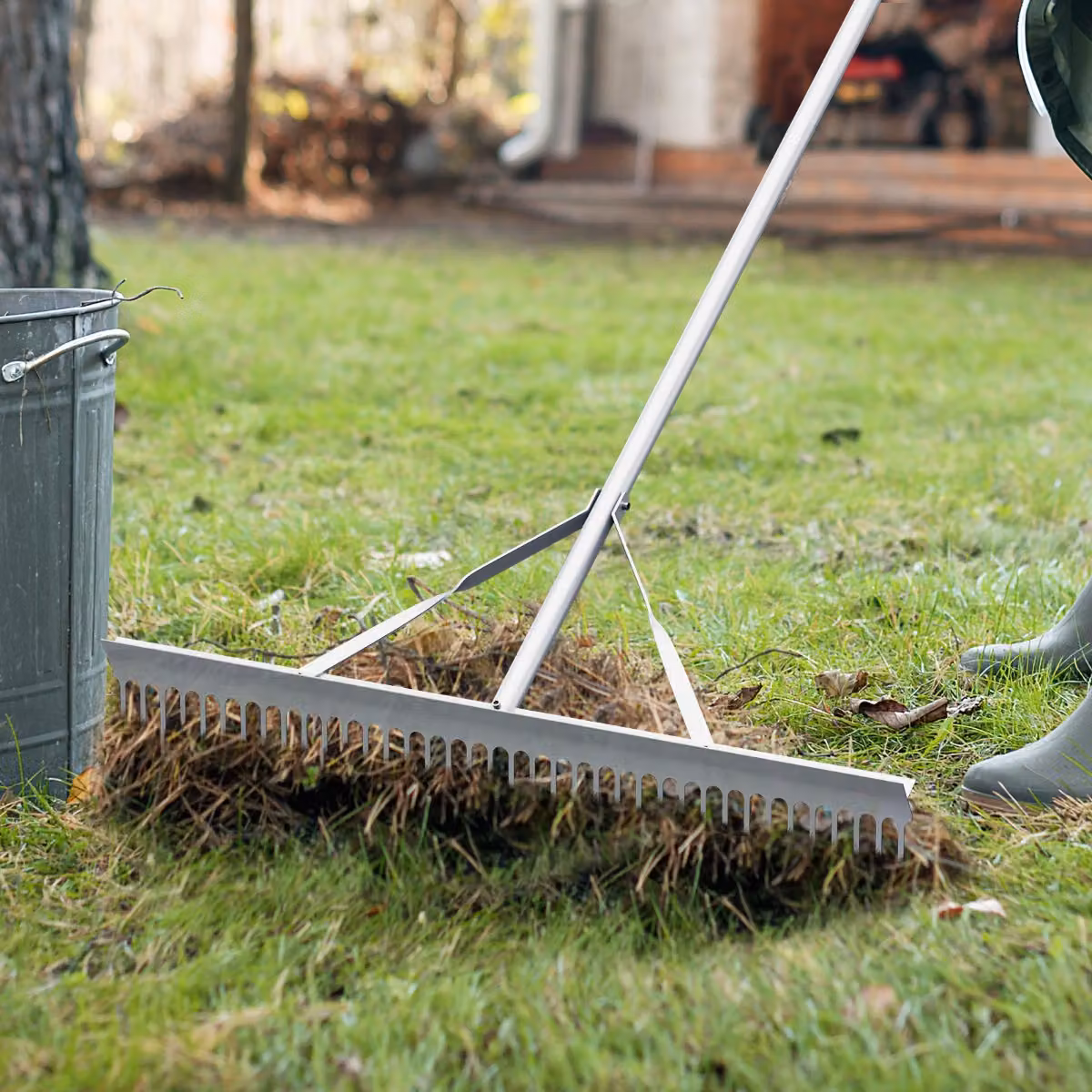 Rastrello da giardino in alluminio Costway argento con testa larga 91 cm e 36 denti