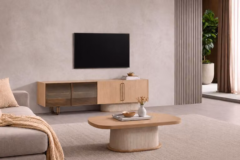 Elegante set da salotto con mobile TV basso e tavolino di design