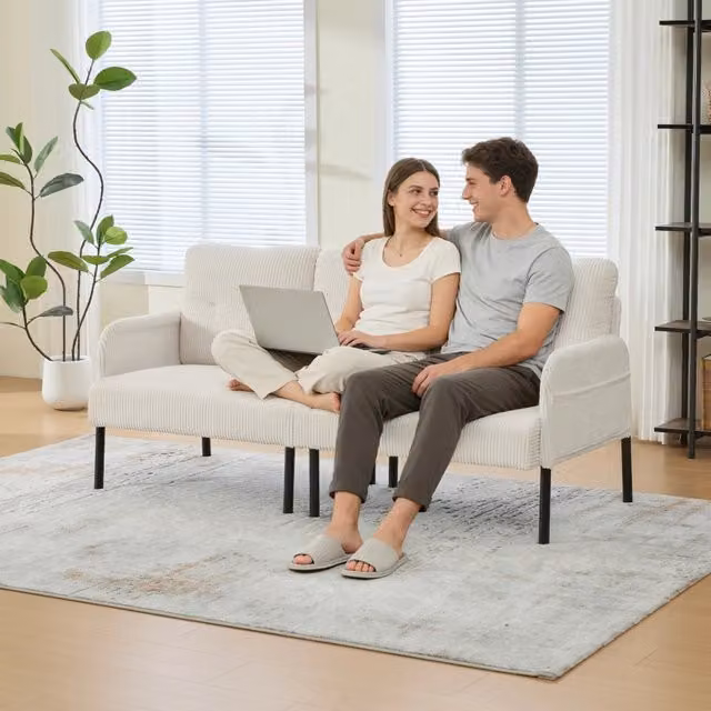 Divano a 3 posti in tessuto corduroy con seduta ampia, tasca laterale, schienale ergonomico e struttura in metallo beige