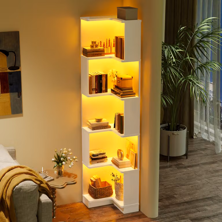 Libreria angolare Flieks con striscia luminosa a LED, 63,5x45x175 cm, scaffale libreria con 5 livelli, espositore multifunzionale, bianco