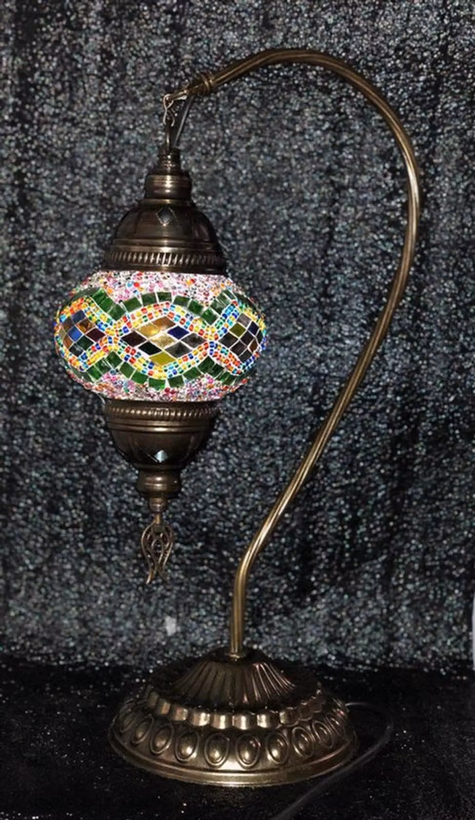 Lampada da tavolo turca realizzata a mano con mosaico verde ondulato, E14 Lampada da comodino, altezza 42 cm, diametro 15 cm