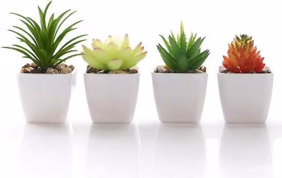 Mini vaso da fiori in Vetroceramica bianca per interni ed esterni.