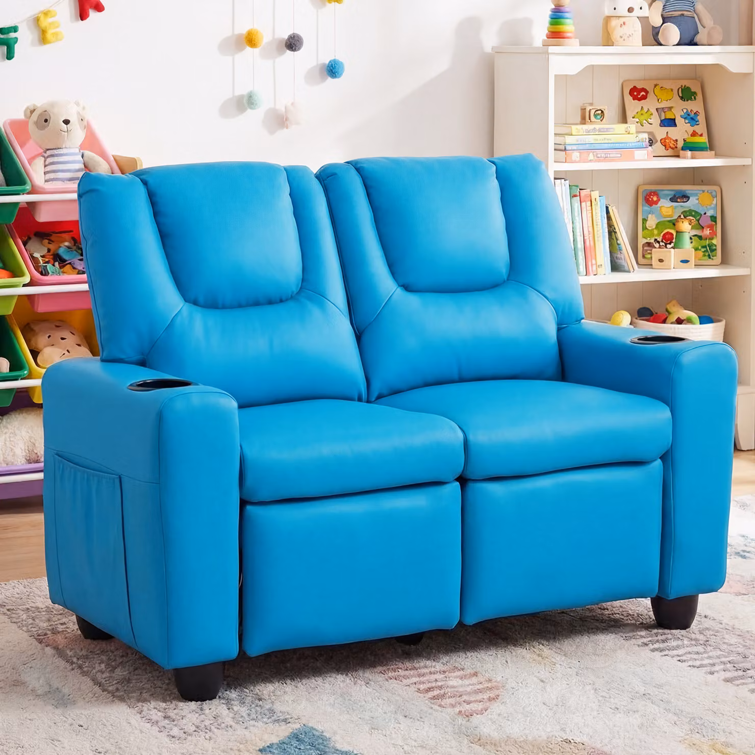 Divano a 2 posti per bambini Costway con poltroncina imbottita, portabicchieri e poggiapiedi reclinabile, Blu