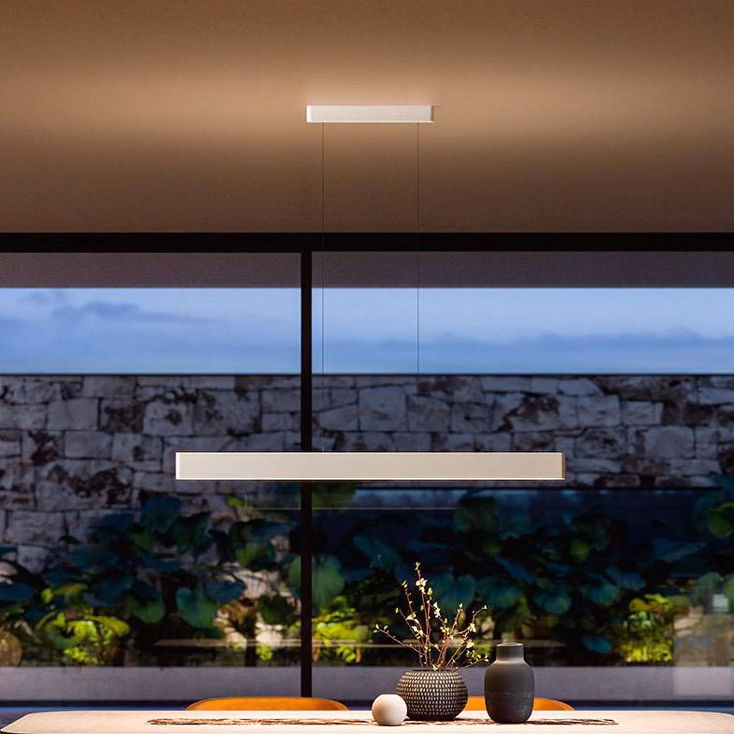 Linea Light Lampada LED a sospensione Satori, lunghezza 114,4 cm, bianco, 2.700 K, dimmerabile, Bianco / Opale, Soggiorno / Sala da pranzo, Alluminio