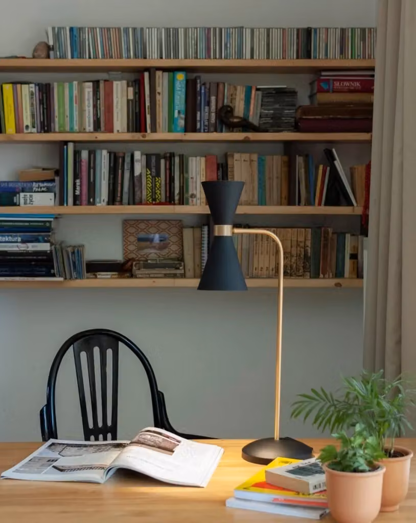 Lampada da scrivania Maxlight CORNET LED in metallo nero e oro con luce bianca calda – 2