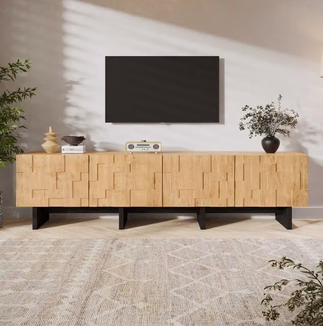 Mobile TV MODFU in effetto legno naturale beige e marrone con 4 ante push-to-open per TV fino a 75 pollici, L: 180 cm, P: 38,5 cm, H: 45 cm