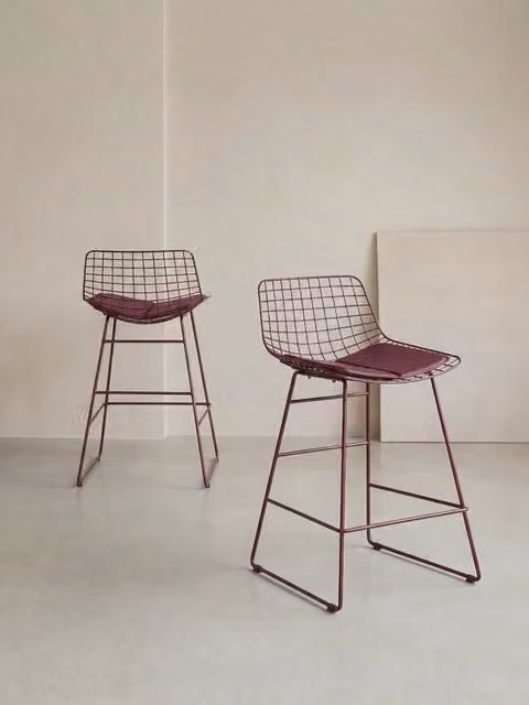 Set di 2 sgabelli moderni Mondra in metallo rosso bordeaux Kenay Home