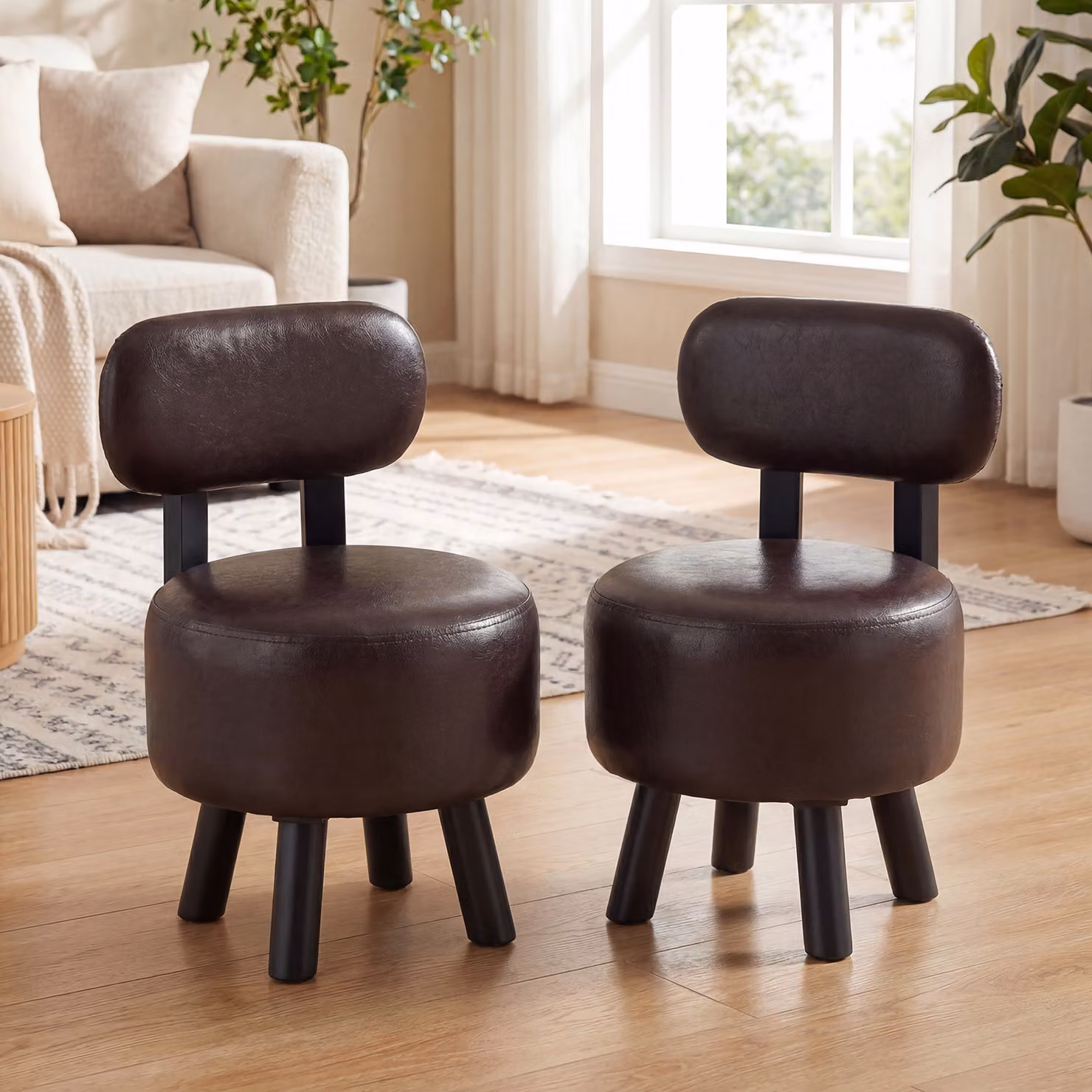 Set di 2 pouf imbottiti Costway con gambe in legno di gomma e rivestimento in ecopelle, colore noce, ideali per soggiorno o camera da letto