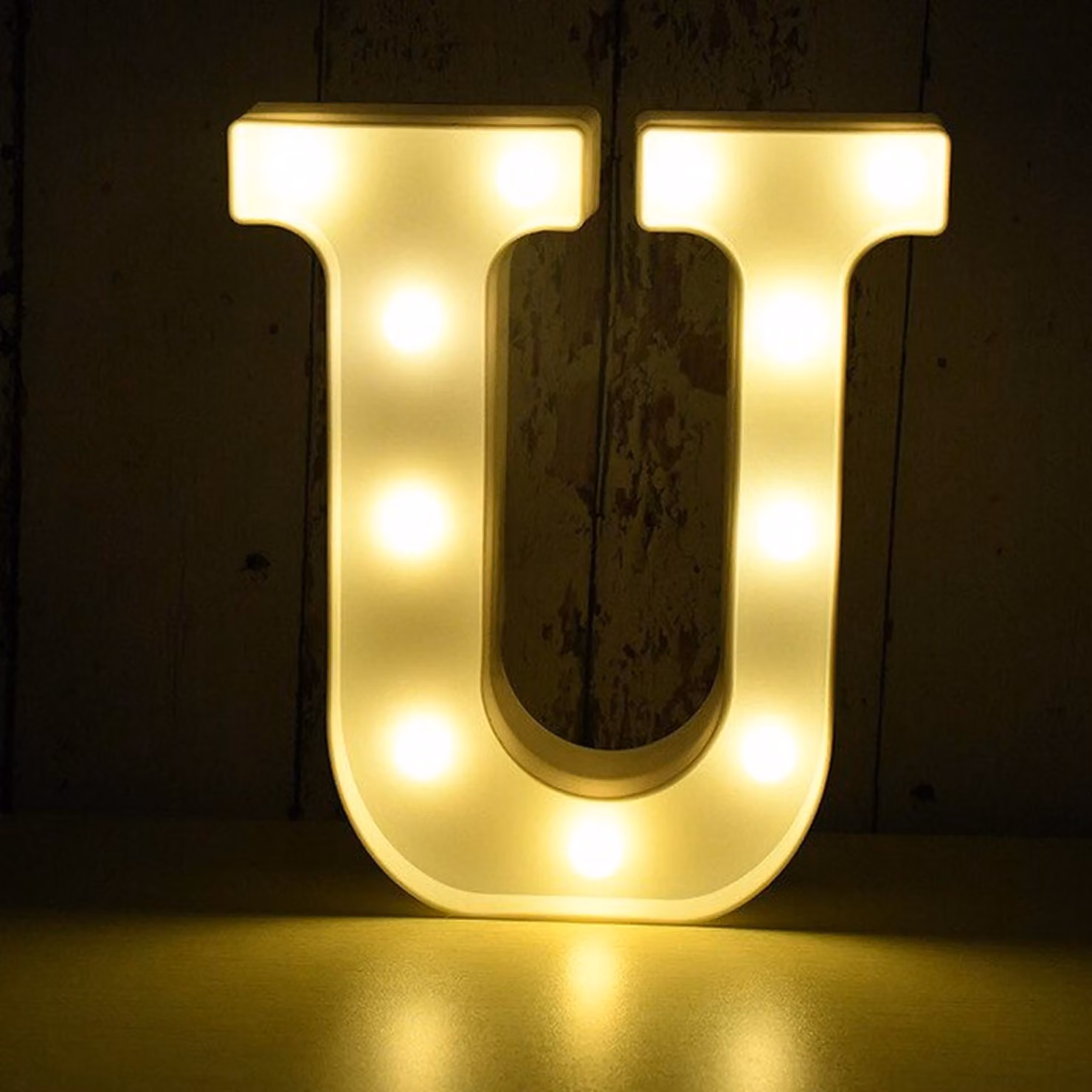 Lettera 3D illuminata a LED, lettera U da 22 cm
