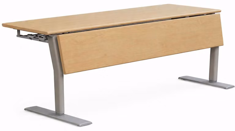 Scrivania con elegante piano in legno e gambe robuste in metallo